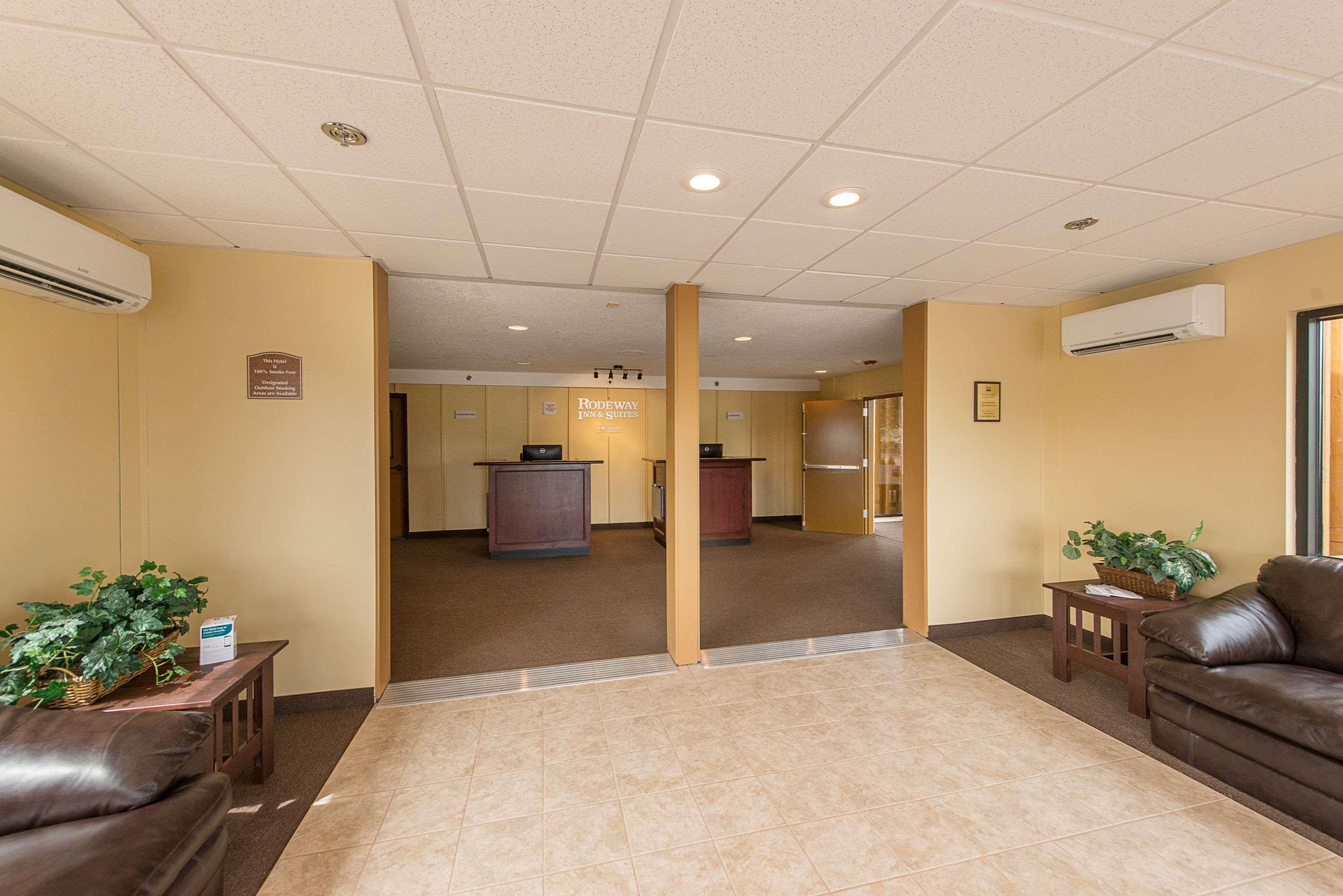 Rodeway Inn & Suites Portland - Jantzen Beach Exteriör bild
