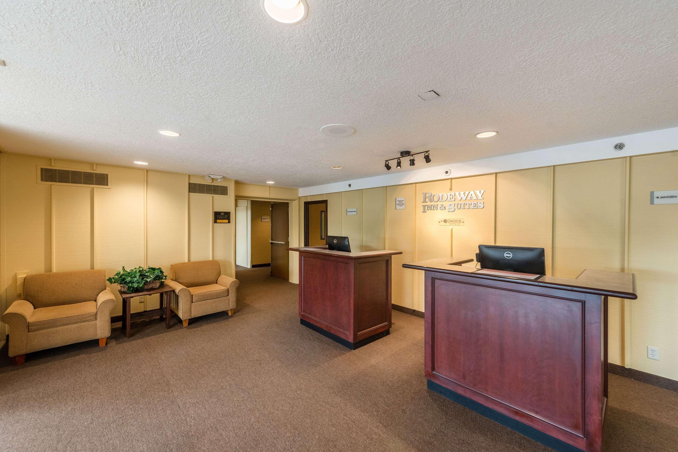 Rodeway Inn & Suites Portland - Jantzen Beach Exteriör bild