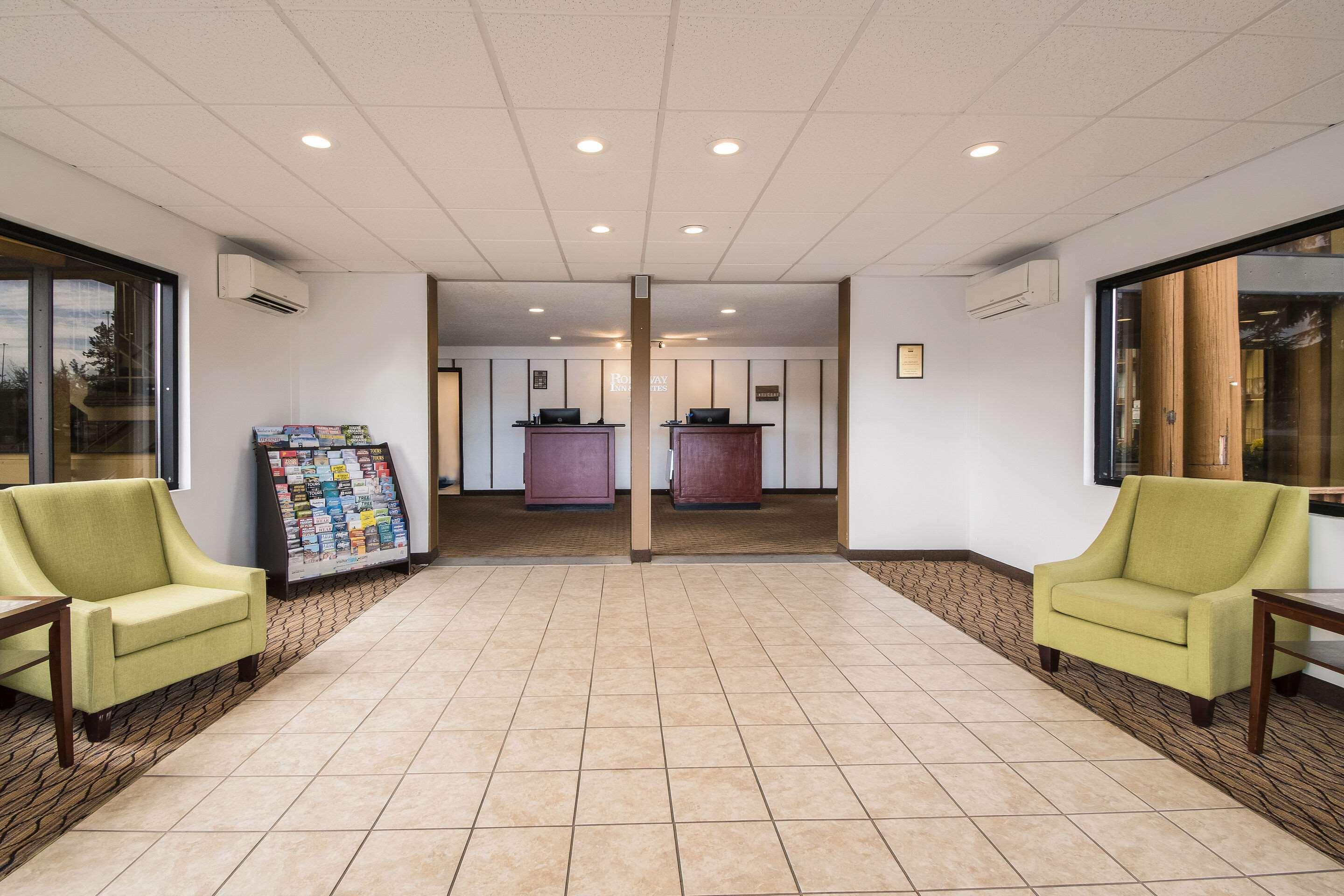 Rodeway Inn & Suites Portland - Jantzen Beach Exteriör bild